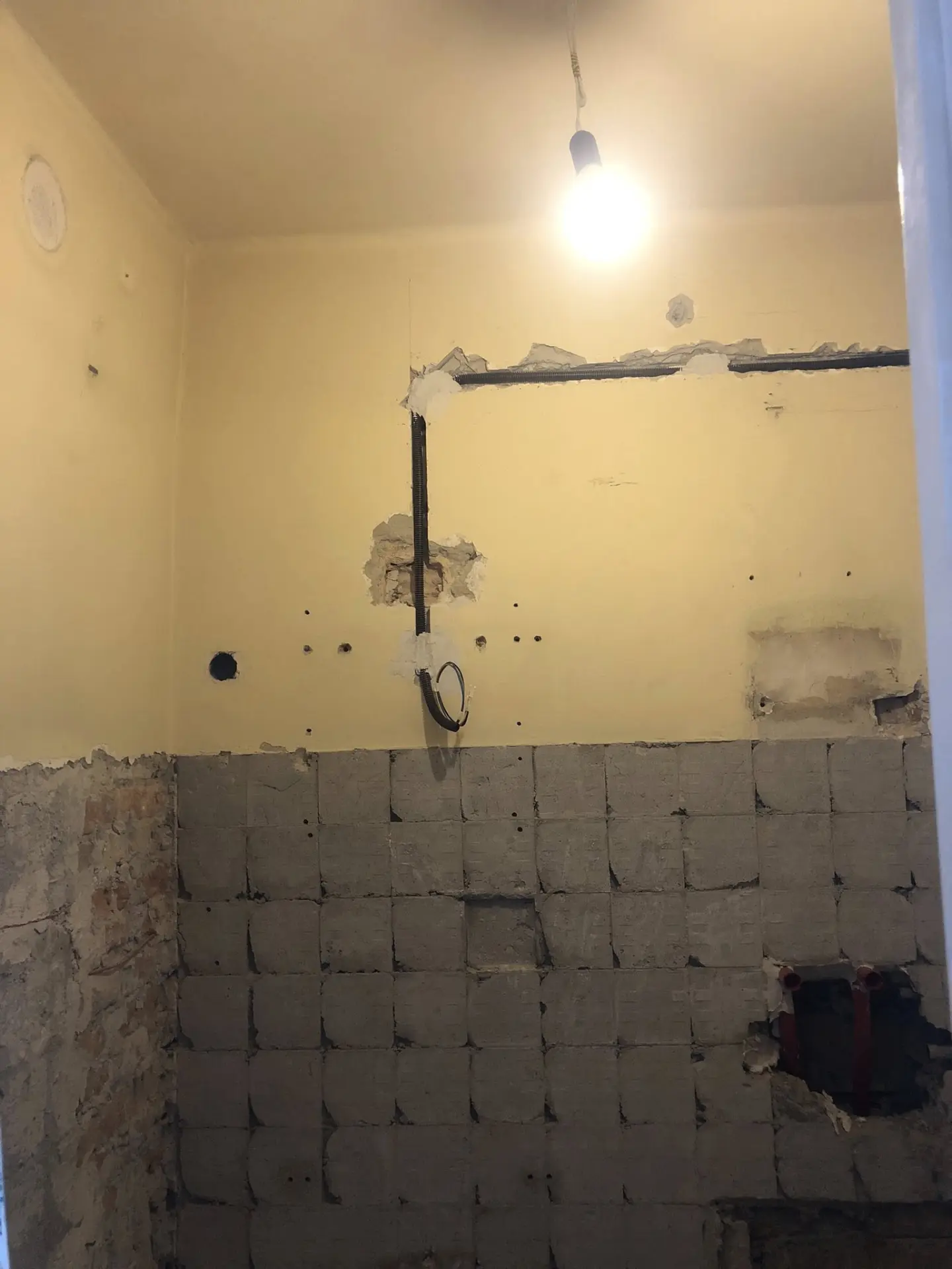 Vésés és előkészítés felújításnál